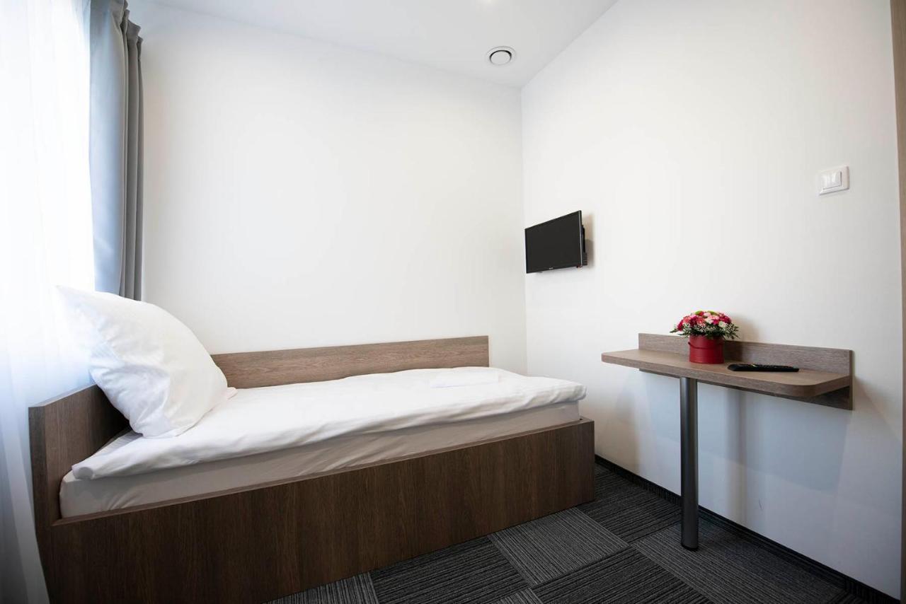 Hostel Sms Free Parking ビィドゴシュチュ エクステリア 写真